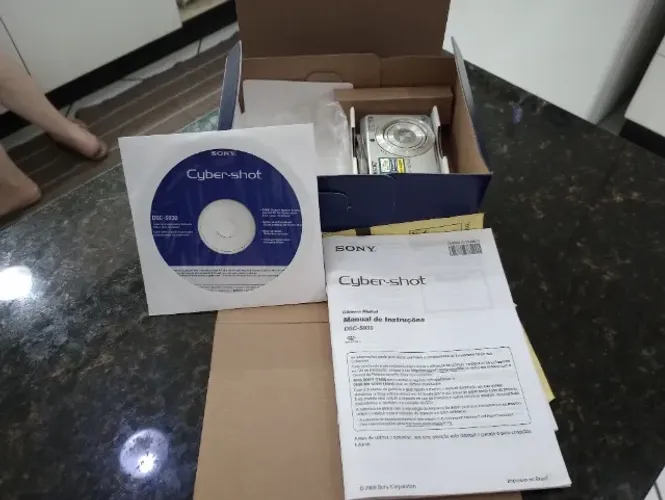 Camera sony ciber shot 10,1 mega pixels pratcamente sem uso