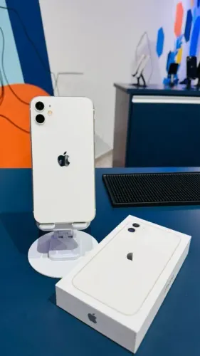 iPhone 11 Semi Novo 256GB Branco Saúde de Bateria 62% Sem Marcas de Uso