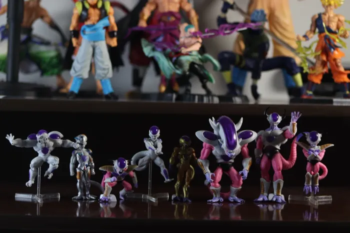 Coleção De action Figures do Freeza