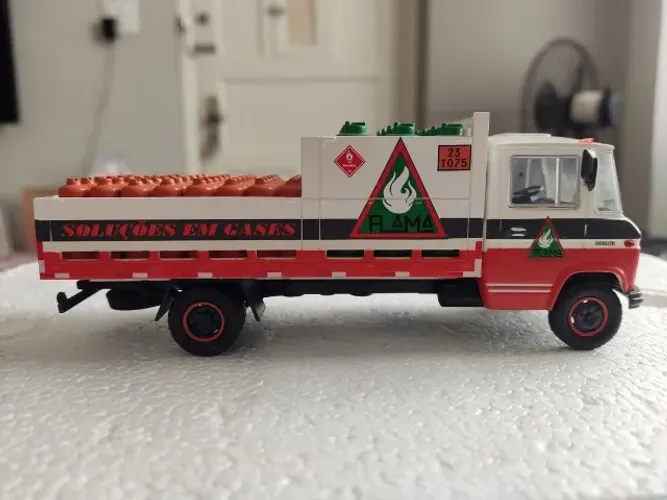 Coleção Caminhões Brasileiros Mercedes-benz L608d 1/43