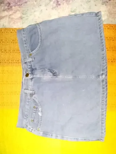 3 SHORTS & 1 SAIA JEANS N°44. FEMININAS.