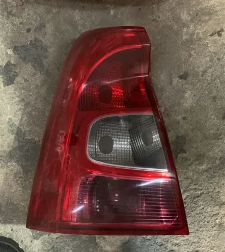 Lanterna Esquerda Renault Logan Antigo
