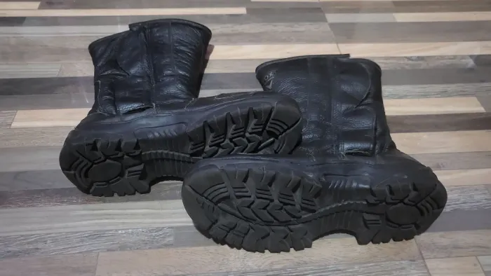 Colete e bota em couro super novo pouco usado