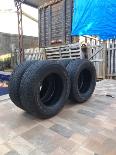 Vendo 4 pneus ADVENTURO AT GT RADIAL 265/65R17