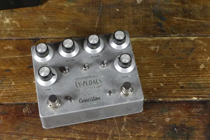 Pedal clone do Cornestone Gladio Double Preamp