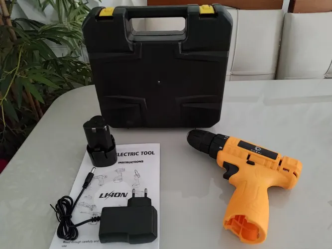 Furadeira/Parafusadeira Elétrica 12V