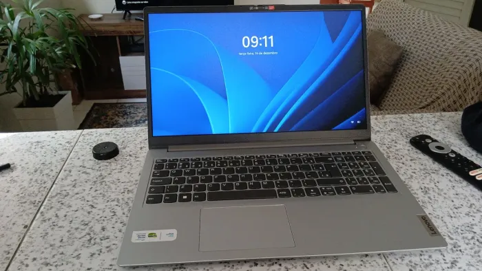Notebook em perfeitas condições sem marca de uso,  acessórios todos originais 