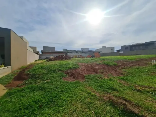 Venda de Terreno / Condomínio na cidade de Araraquara