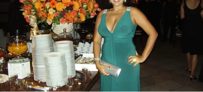 Vestido longo de feste com decote profundo 