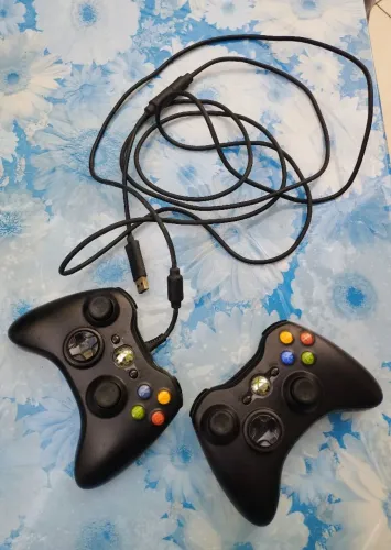 2 controles Xbox 360