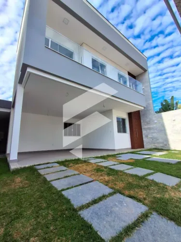 Vende-se Casa com 3 quartos em Interlagos