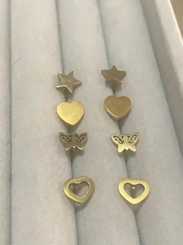 Brincos de aço 45,00 cda 