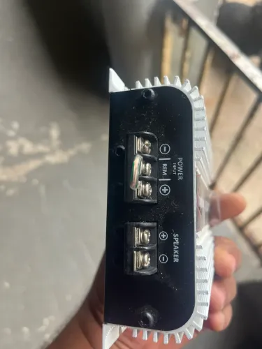 Taramps 400 bass 1 canal novo