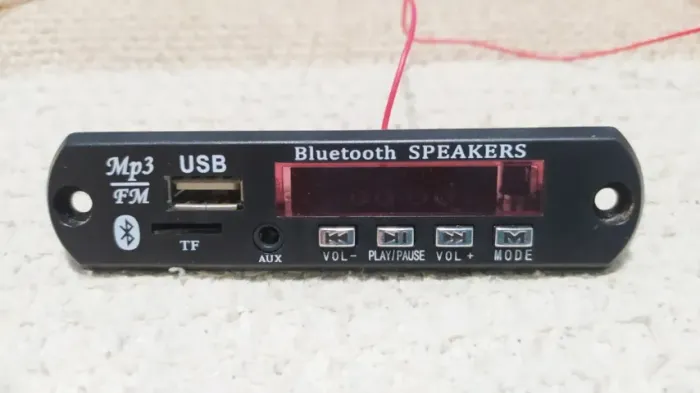 Placa mp3 bluetooth 12V (Não é amplificada)