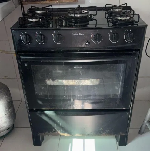 Fogão atlas preto 5 bocas com forno.