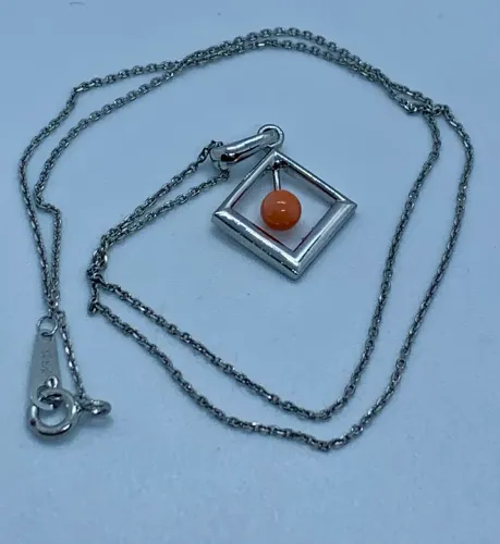 colar de prata 925 com pingente delicado