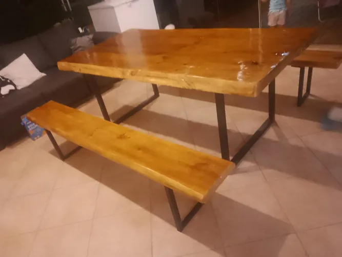 Mesa de Jantar Rústica com Bancos