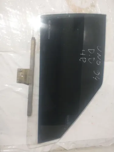 Vidro dianteiro direito Fiat uno 4p