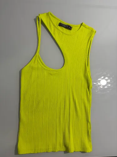 blusa neon