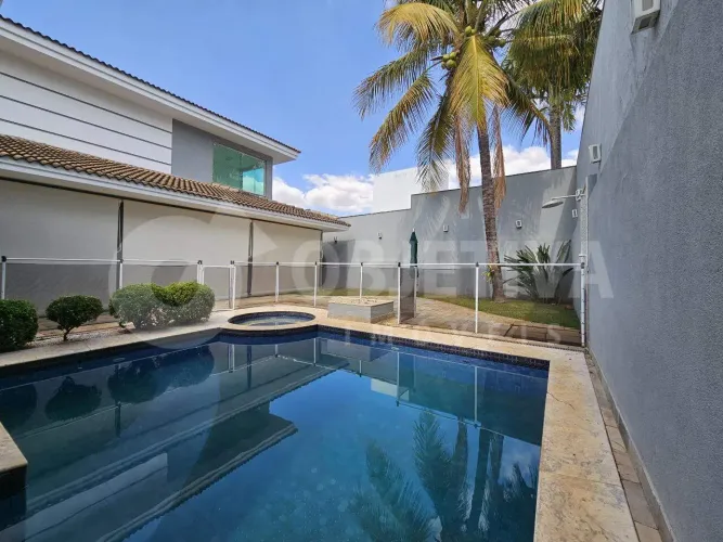 Casa em Condomínio para aluguel, 3 quartos, 3 suítes, 5 vagas, Jardins Roma - UBERLANDIA/M