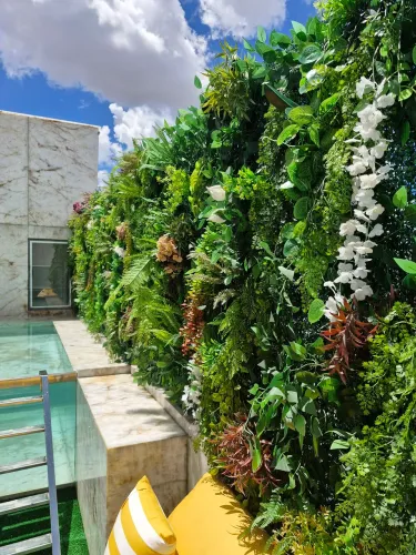 Jardim Vertical Decorativo - Transforme Seu Espaço!