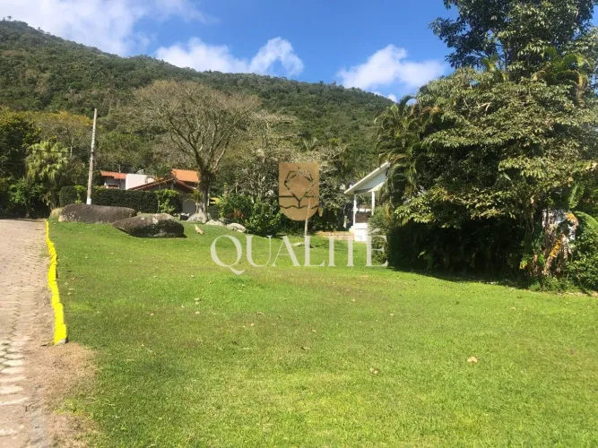 Terreno de 453m² do condomínio Vereda Tropical, a 100 metros da praia, na Cachoeira do Bom