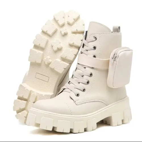 Bota Feminina Tratorada Bege com Bolsinho - Conforto e Estilo!