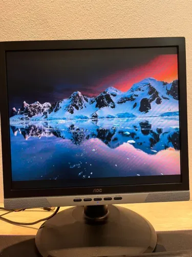 Monitor AOC 17" Polegadas Pé Preto Modelo 712Sa