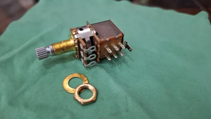 Potenciômetro pushpull A500k linha ouro