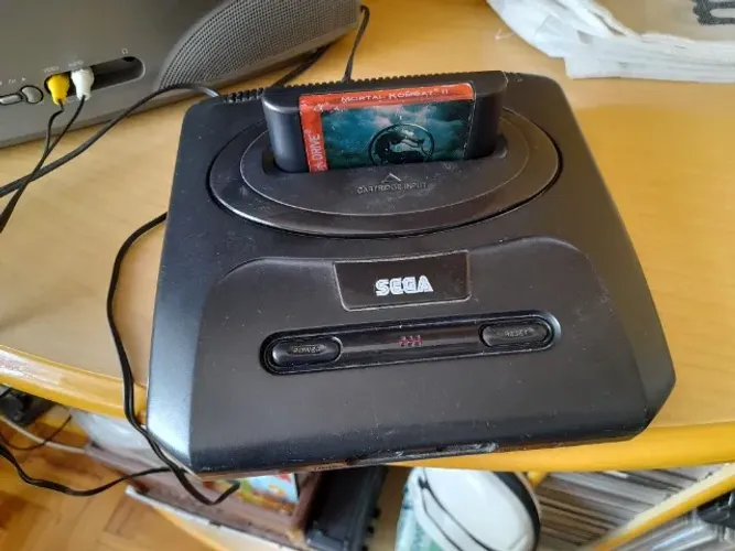 Vídeo Game Mega Drive lll, com 3 jogos, Funcionando, sem acessórios, leia a descrição