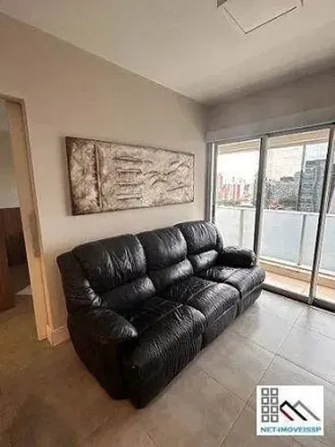 ALUGA STUDIO 1 DORM (33m²), 1 SUÍTE, 1 VAGA, TERRAÇO, MOBILIADO E DECORADO. AO LADO DO SHO
