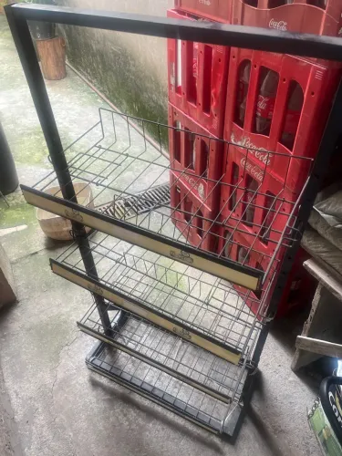 Prateleira para salgadinhos 