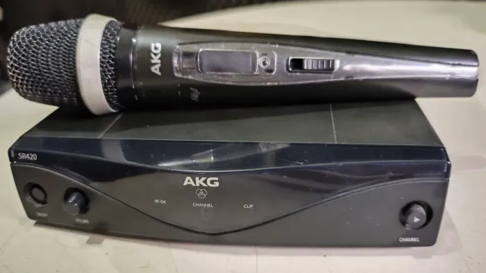 *3X Sem JUROS* MICROFONE PROFISSIONAL SEM FIO AKG - PARCELO 12X OU TROCO - JOINVILLE