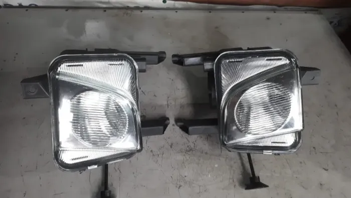 Farol de milhas gm Montana, par, novo  