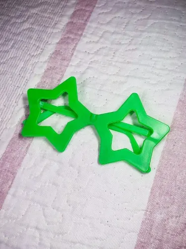 Óculos de Plástico em formato de Estrelas - Verde