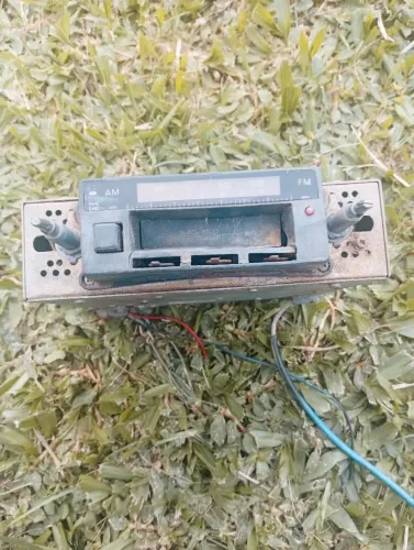 Rádio cassete antigo