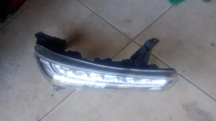 Farol direito Chery Tiggo 3