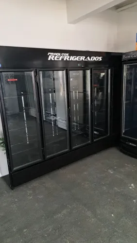 A. Expositor 5 portas visa cooler 2 a 10 graus total black 
