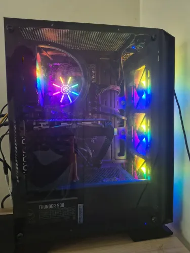 Core I5 10400f + 1660 super + 16gb de ram + 480gb ssd + 1tb hd. Com nota