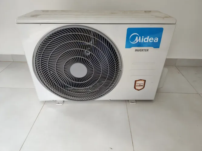 Ar Condicionado Midea Inverter 12.000 BTU/h (127V) - Extremamente Novo!