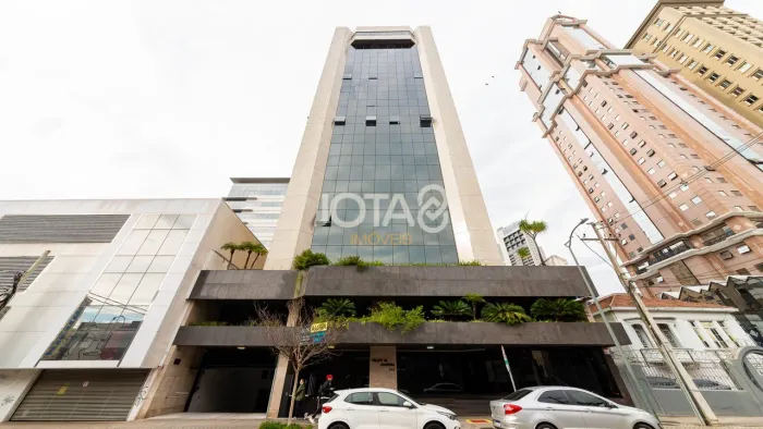 EXCELENTE SALA COMERCIAL NO CENTRO! Excelente Sala Comercial No Centro - J8 Imóveis