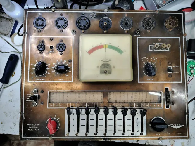 Testador de válvulas eletrônica antigas