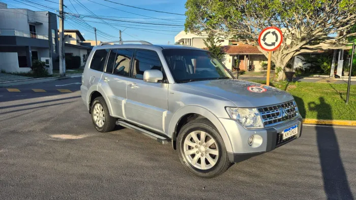 Mitsubishi Pajero HPE Full 3.2 4X4 T.i.dies. 5P AUT 2010