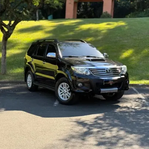 Toyota Hilux SW4 SRV D4-d 4X4 3.0 TDI Dies. AUT 2015