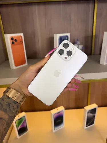 iPhone 16 Pro Max Titânio Branco