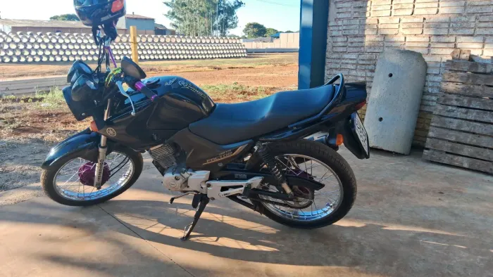 Vendo moto em ótimo estado ,so transferir 7 mil reias .