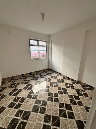 Alugo apartamento em Brás de Pina