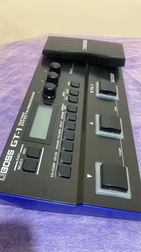 Pedaleira Boss GT1 + Guitarra