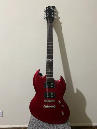 Guitarra Ltd Viper - 10 SG Vermelha em ótimo estado