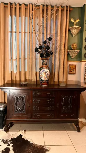 Buffet Colonial Entalhado - Grande Porte - Excelente Estado